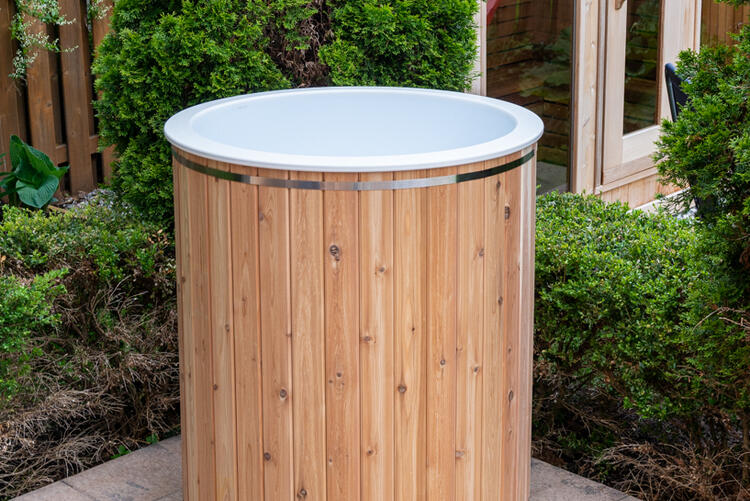 The Arctic Plunge Tub